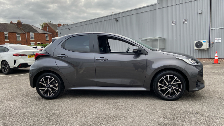 Toyota Yaris 1.5 Hybrid Design 5dr CVT Hybrid Hatchback